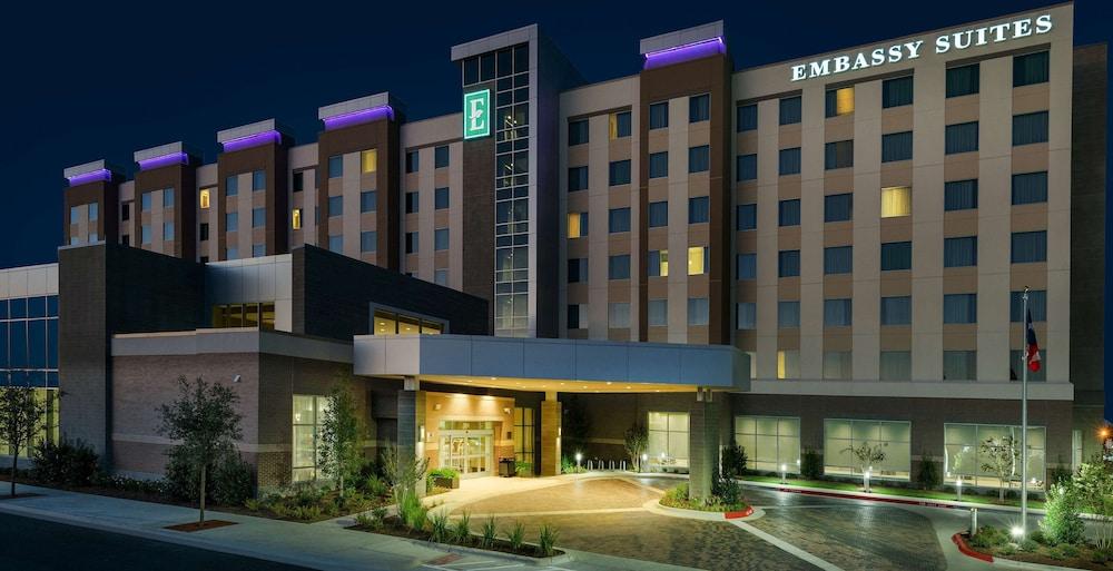 Embassy Suites By Hilton College Station Exteriér fotografie