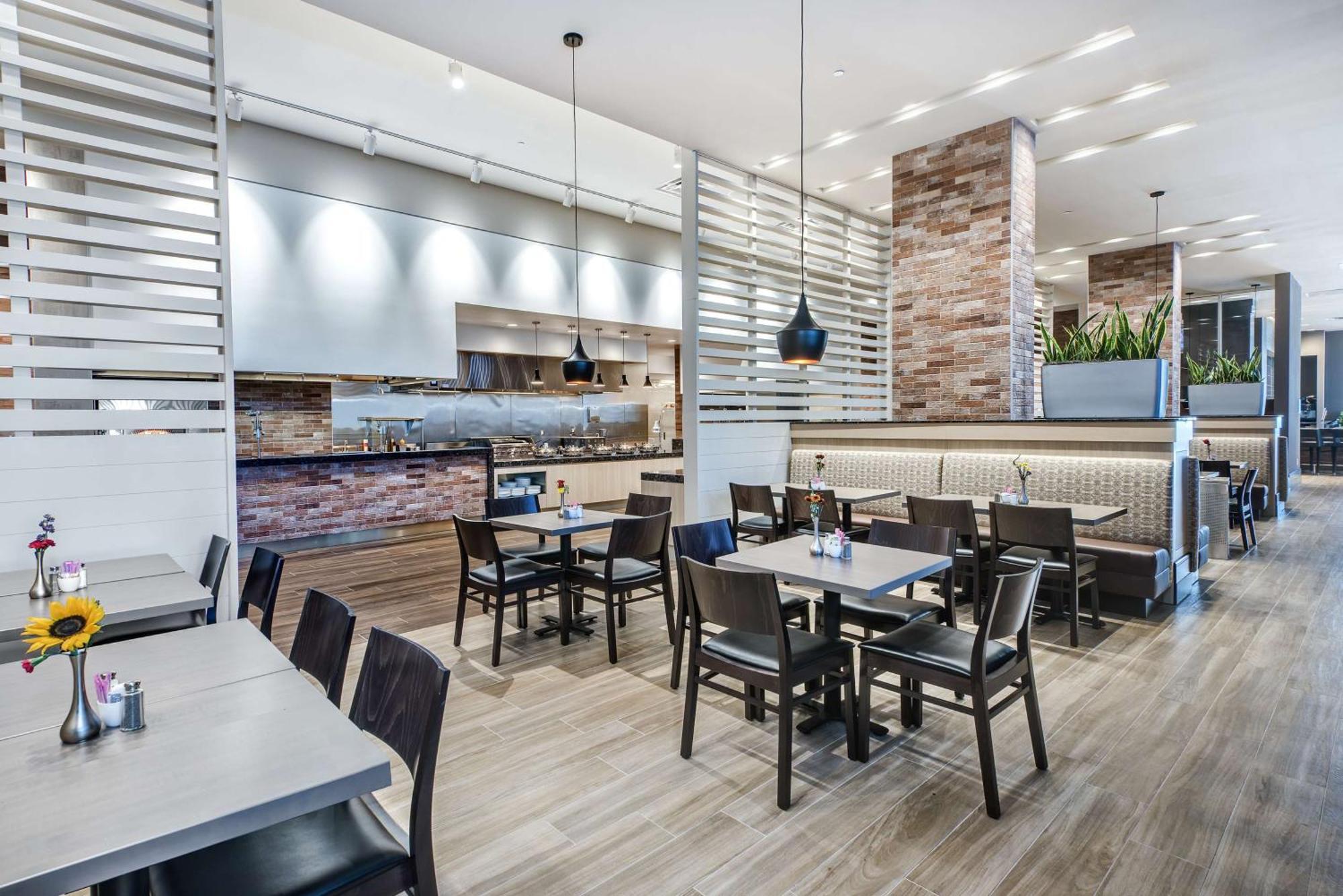 Embassy Suites By Hilton College Station Exteriér fotografie