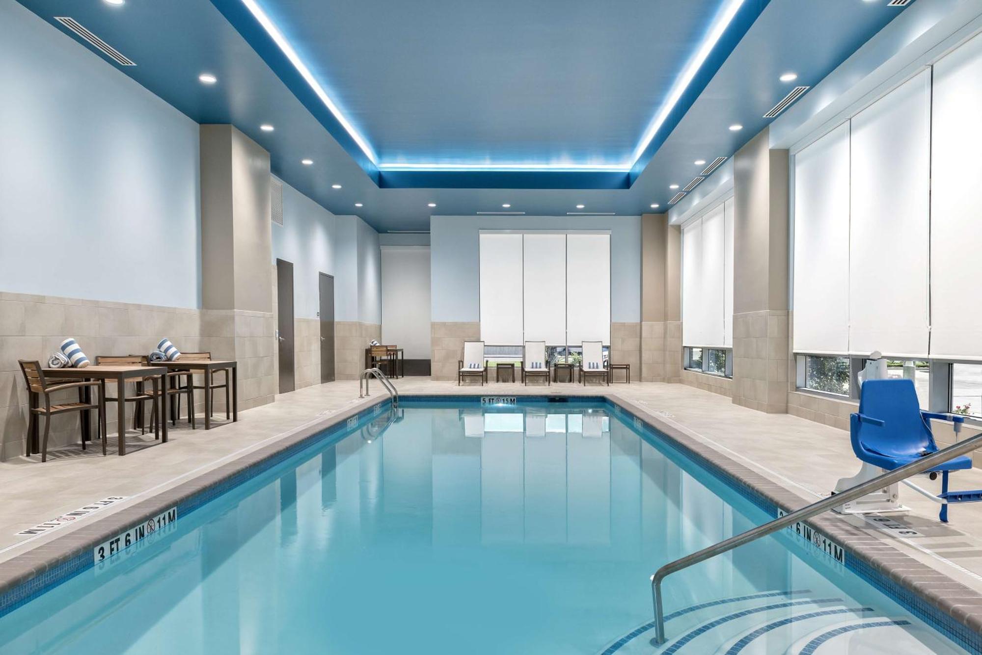 Embassy Suites By Hilton College Station Exteriér fotografie