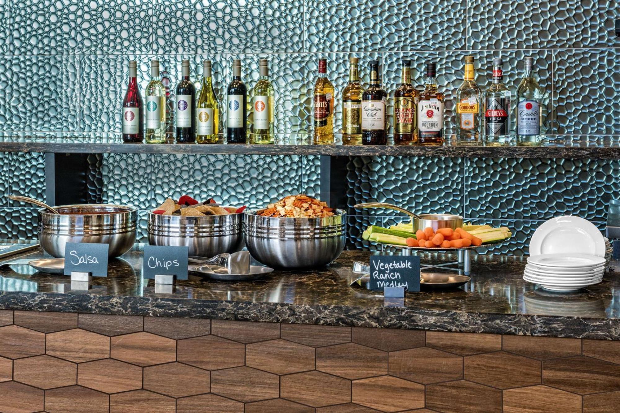 Embassy Suites By Hilton College Station Exteriér fotografie